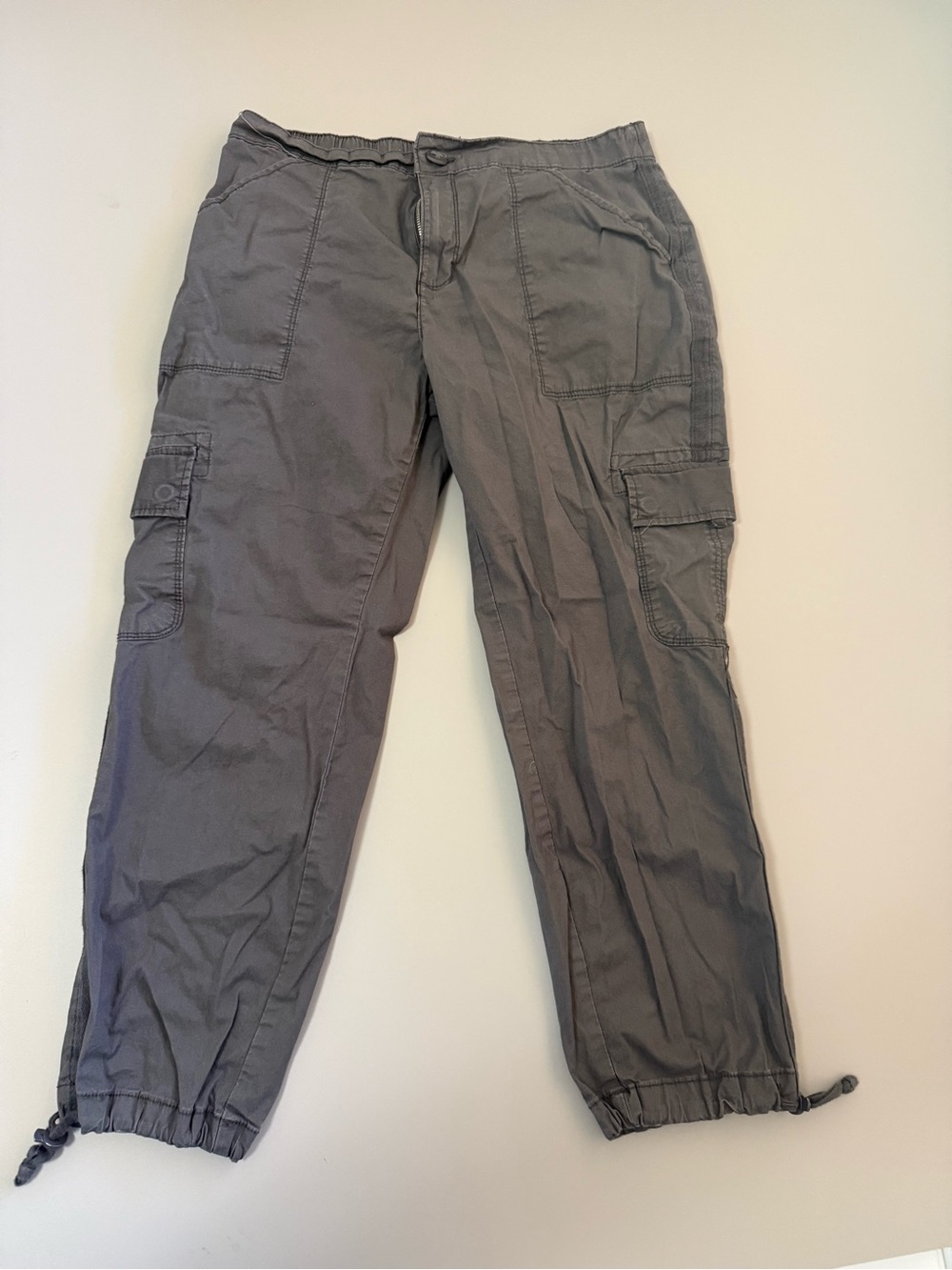 Social Standard Women's Dark Charcoal Drawstring Cargo Capris O7